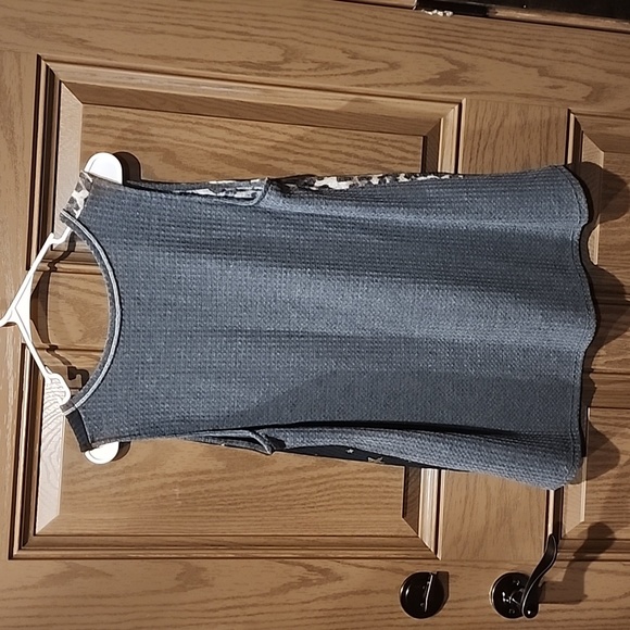 Bibi size medium oversized tank - Picture 2 of 3